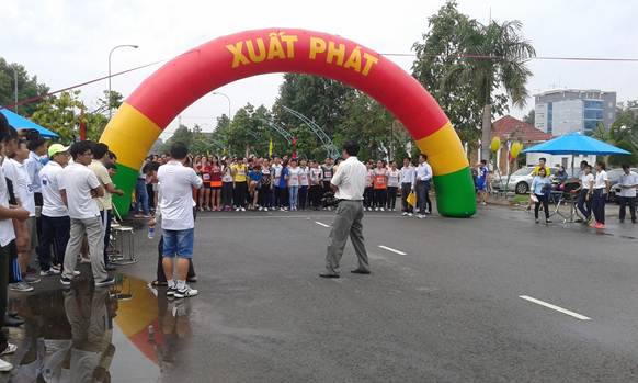 Tham gia giải việt dã Báo Tây Ninh lần thứ I năm 2016.