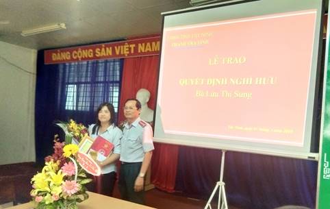 Lễ công bố và trao Quyết định nghỉ hưu cho Bà Lưu Thị Sung